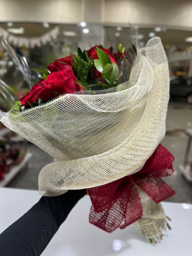 Buquê com 12 Rosas em Tela 