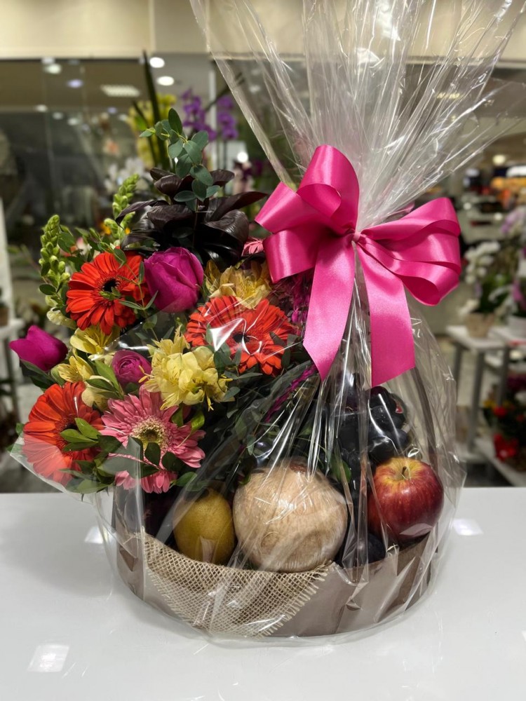 Cesta de Flores e Frutas 